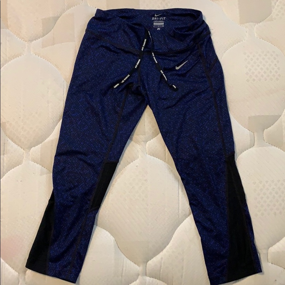 Woman’s Nike Capri Pants